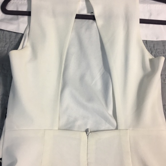 White dress with black lace - Picture 3 of 6